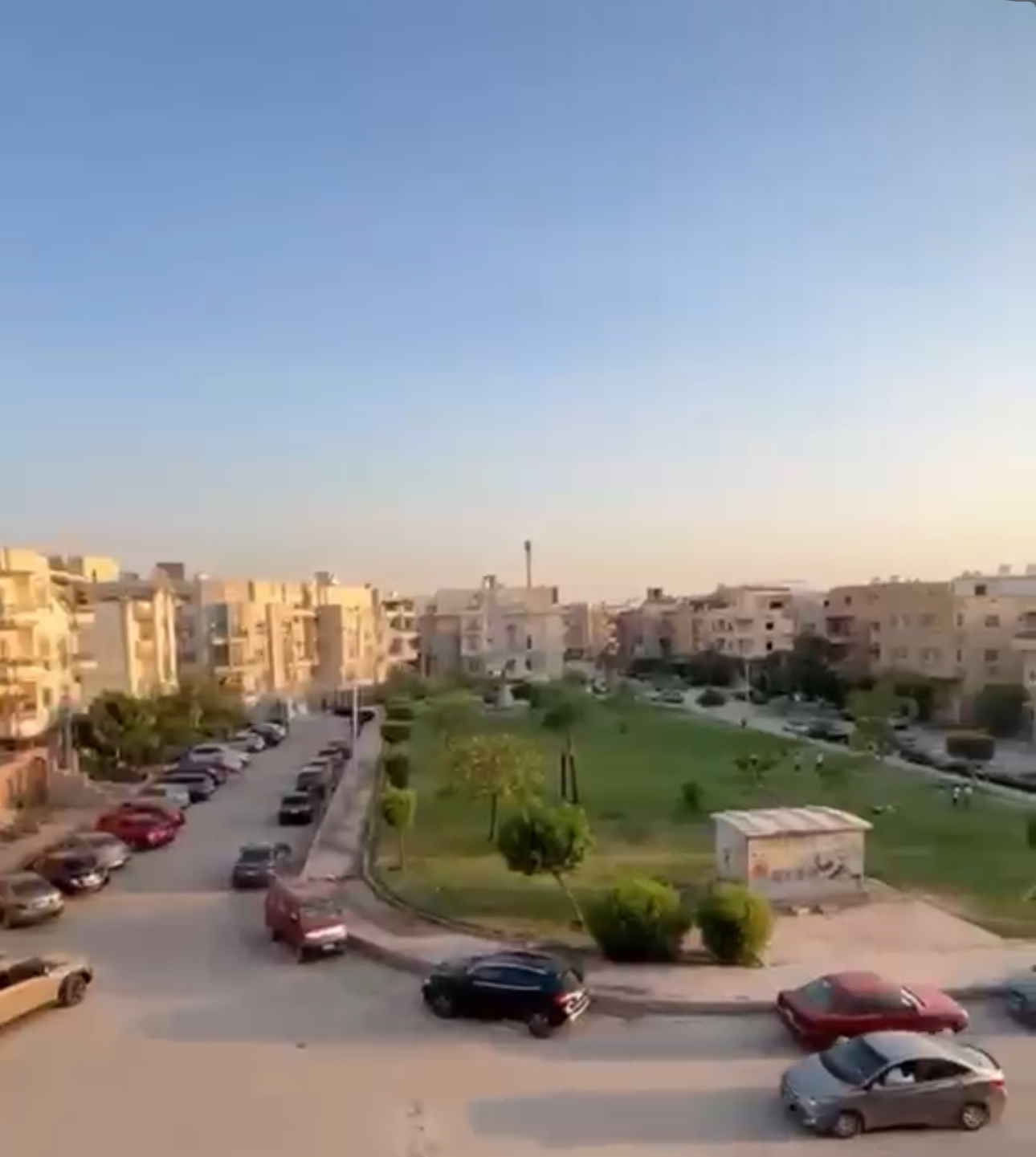 شقة التجمع الاول في المجاورة العاشرة فيلات امام الياسمين ٢ 