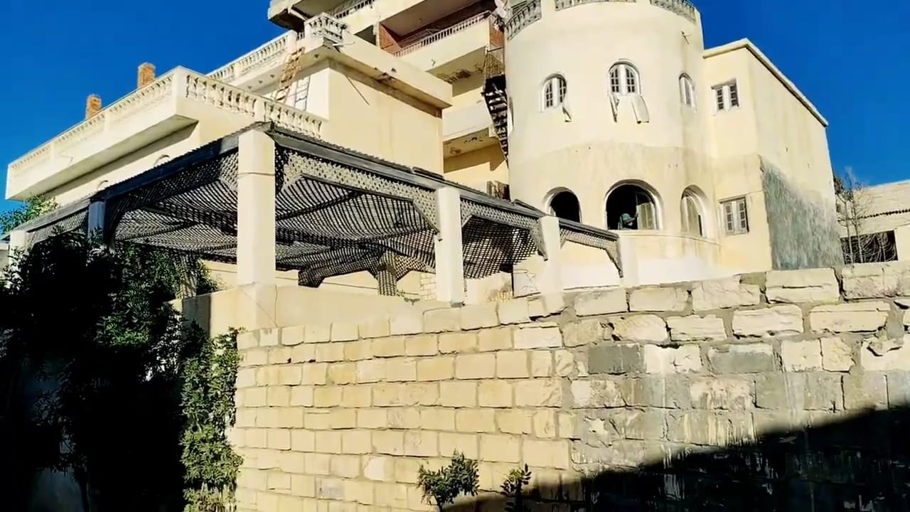 فيلا لقطه للبيع او الاستثمار 