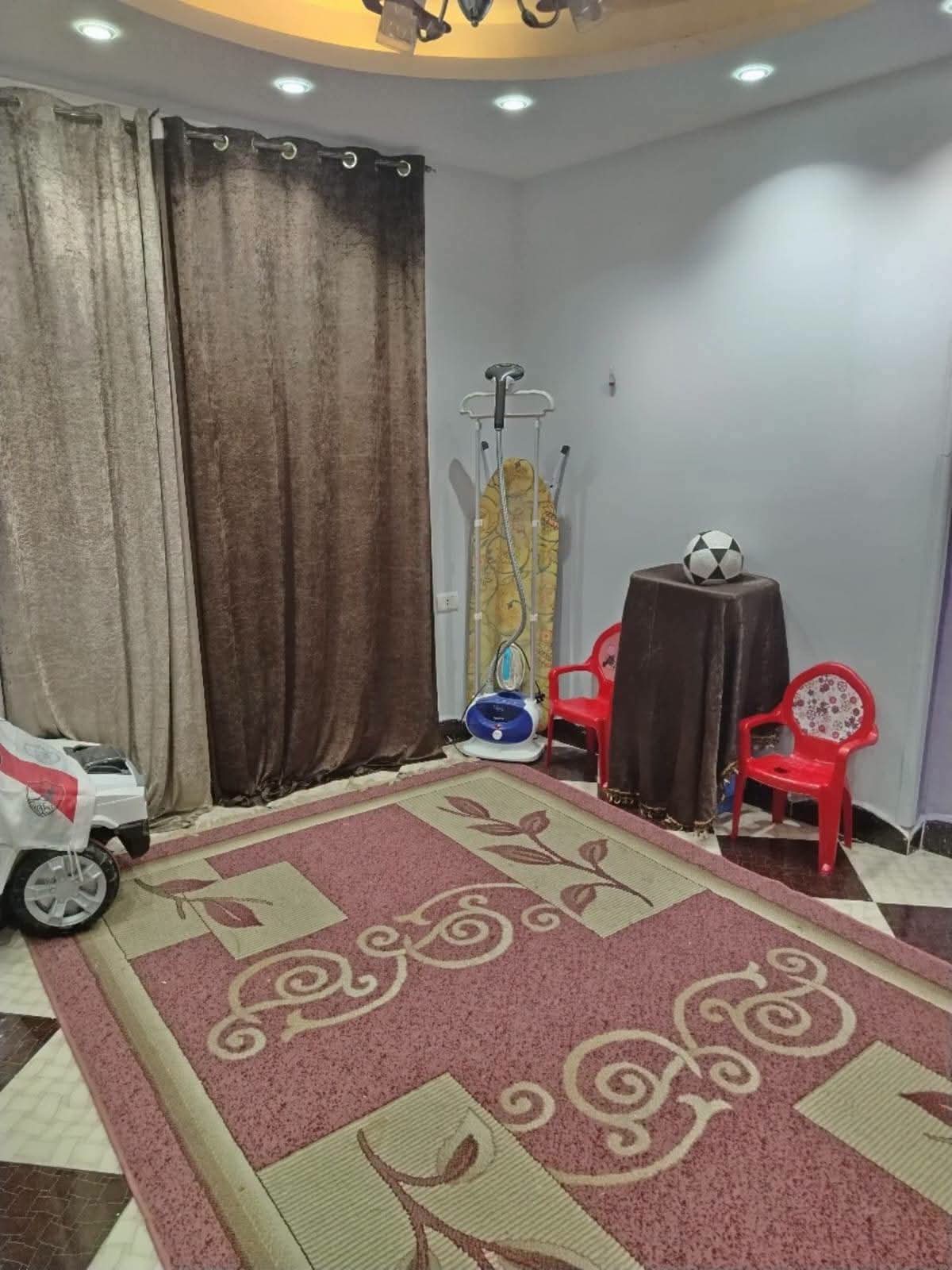 شقة فاخرة بالبيطاش بمساحه مميزة  