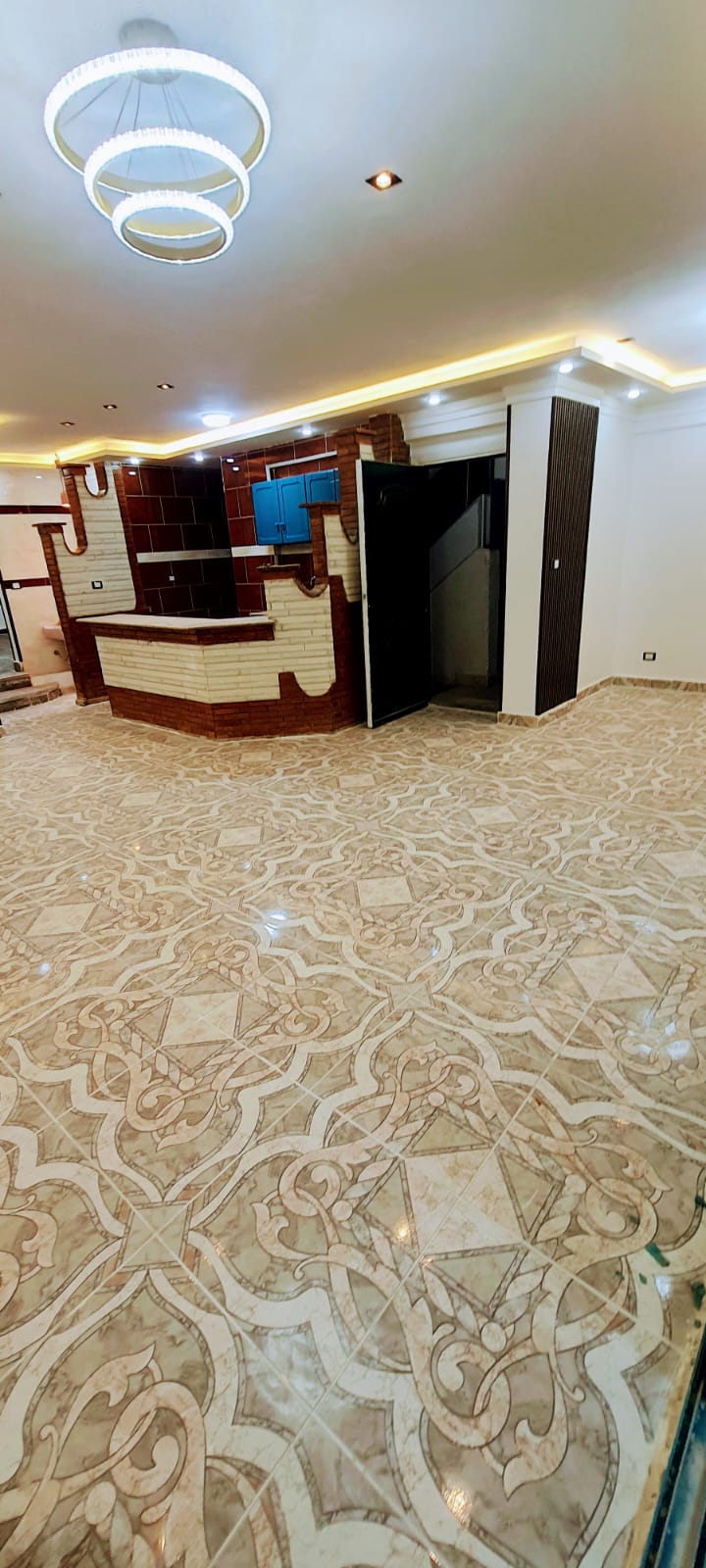 شقة لئطة للبيع تري البحر بوضوح