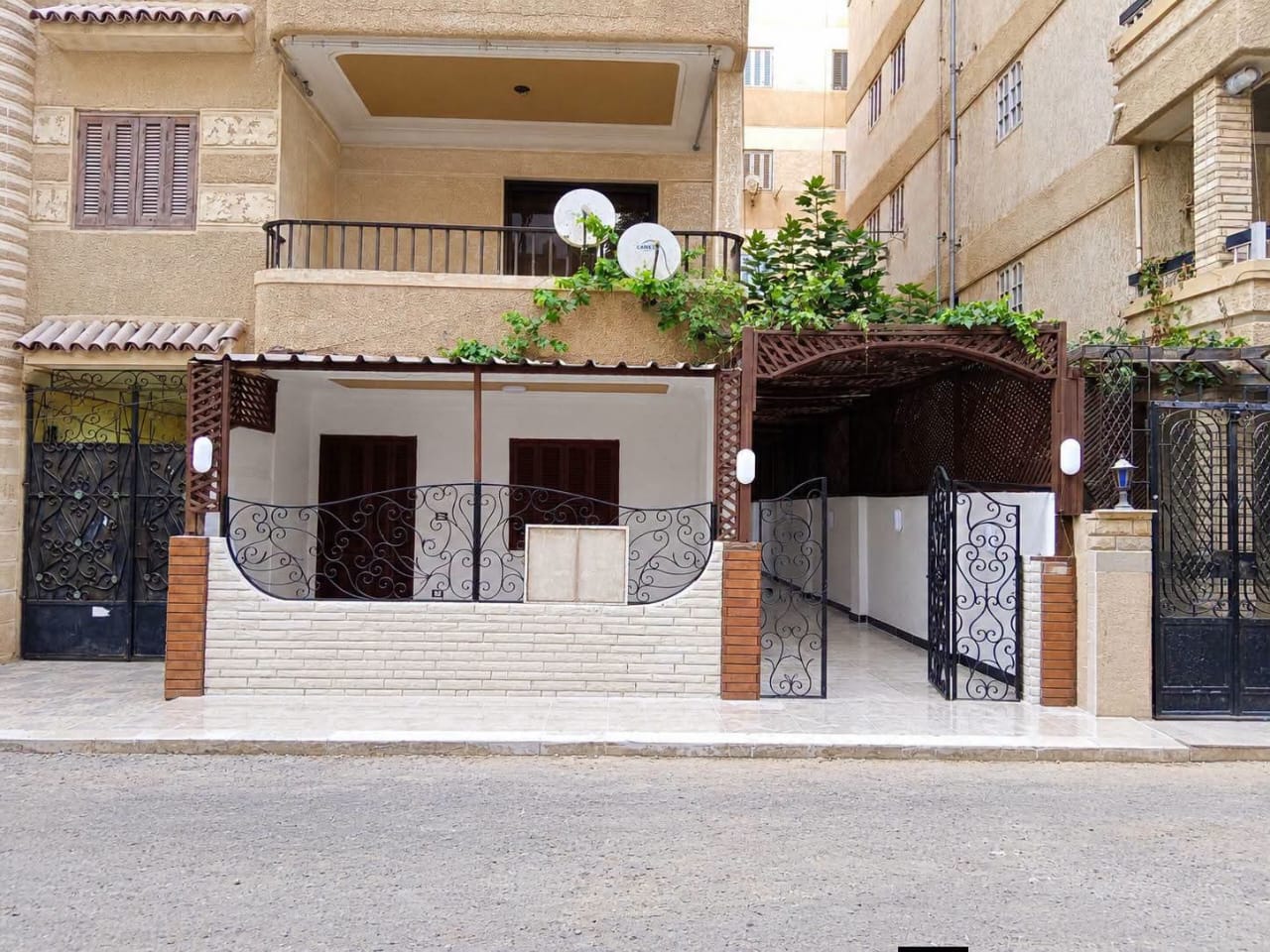 شاليه للبيع فرصه مش بتتكرر  كتير في العجمي 