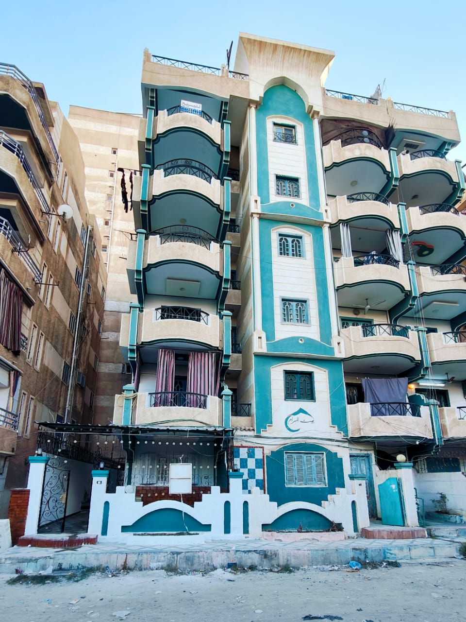 شاليه للبيع في العجمي ينفع سكن استثمار مصيف 