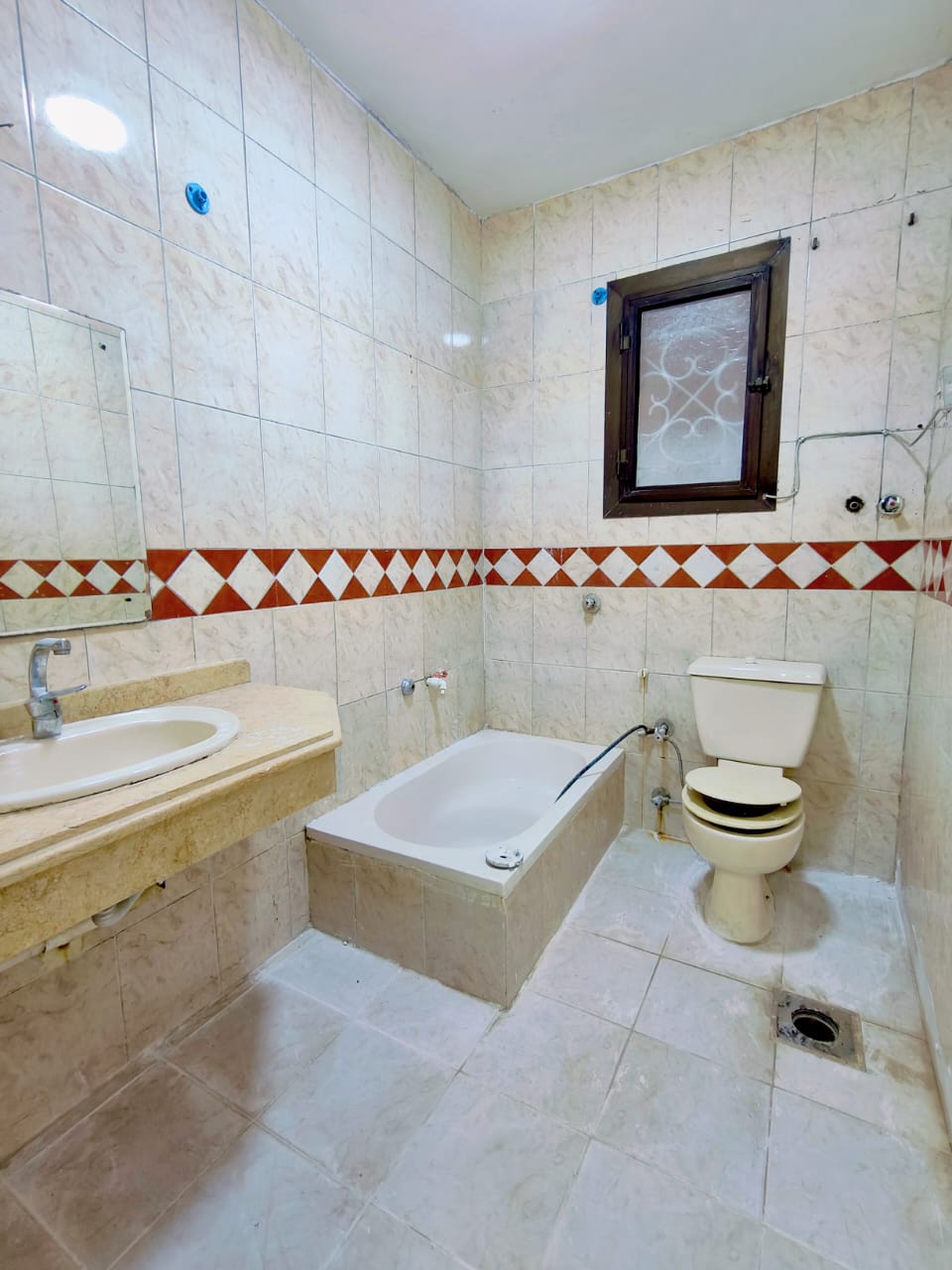 شاليه للبيع في العجمي ينفع سكن استثمار مصيف 