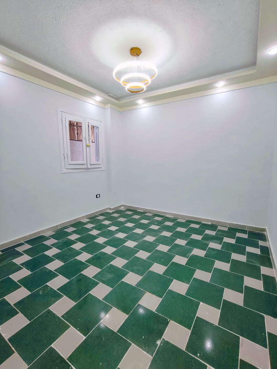 شاليه للبيع في العجمي ينفع سكن استثمار مصيف 