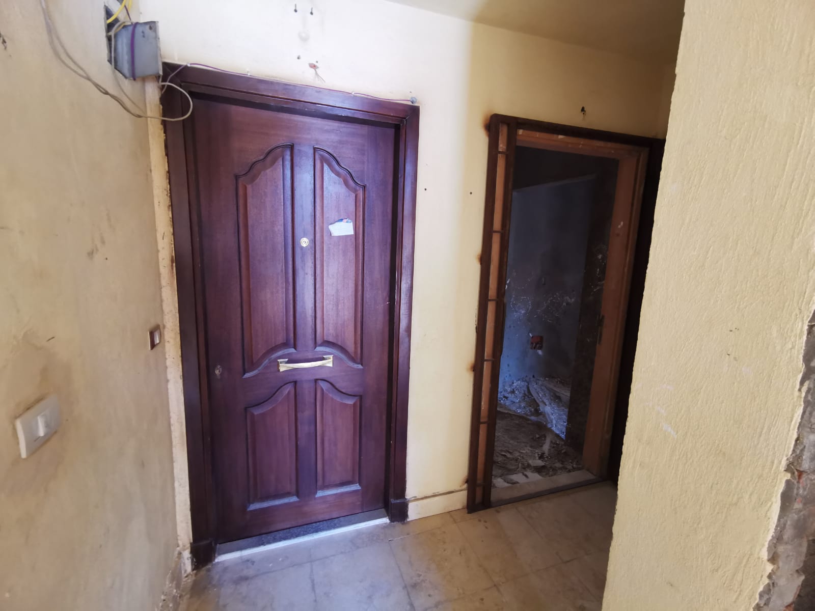 كمبوند رويال جاردنز/١٤٧م