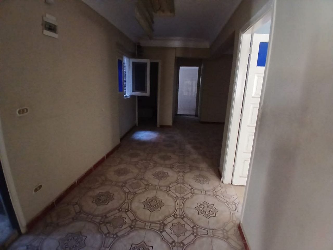 شقه بشارع الحي 