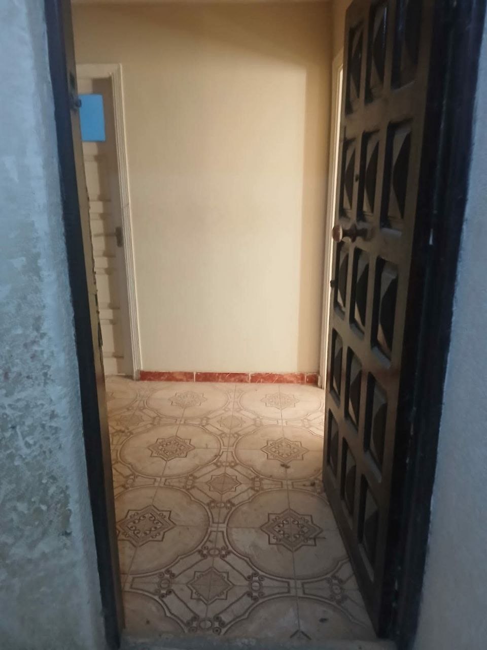 شقه بشارع الحي 