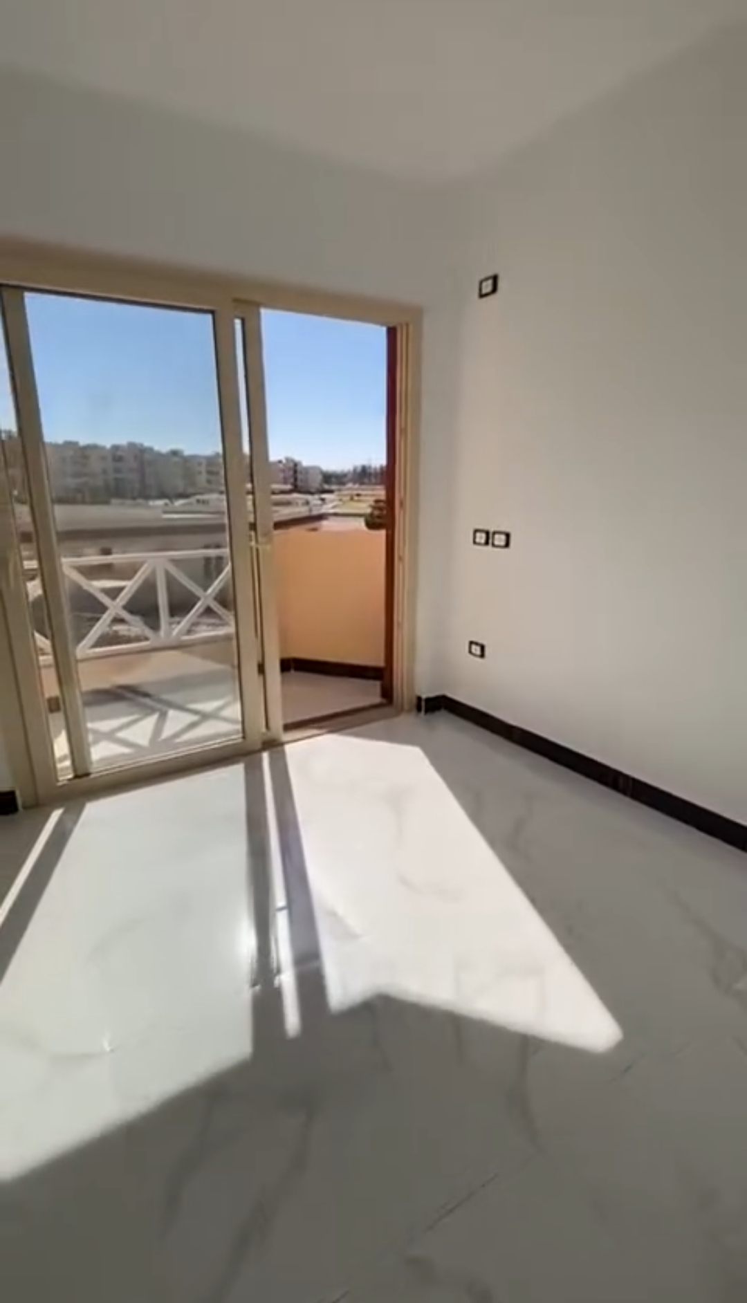 فيلا باطلاله فاخره بقريه بيرلا مارينا 