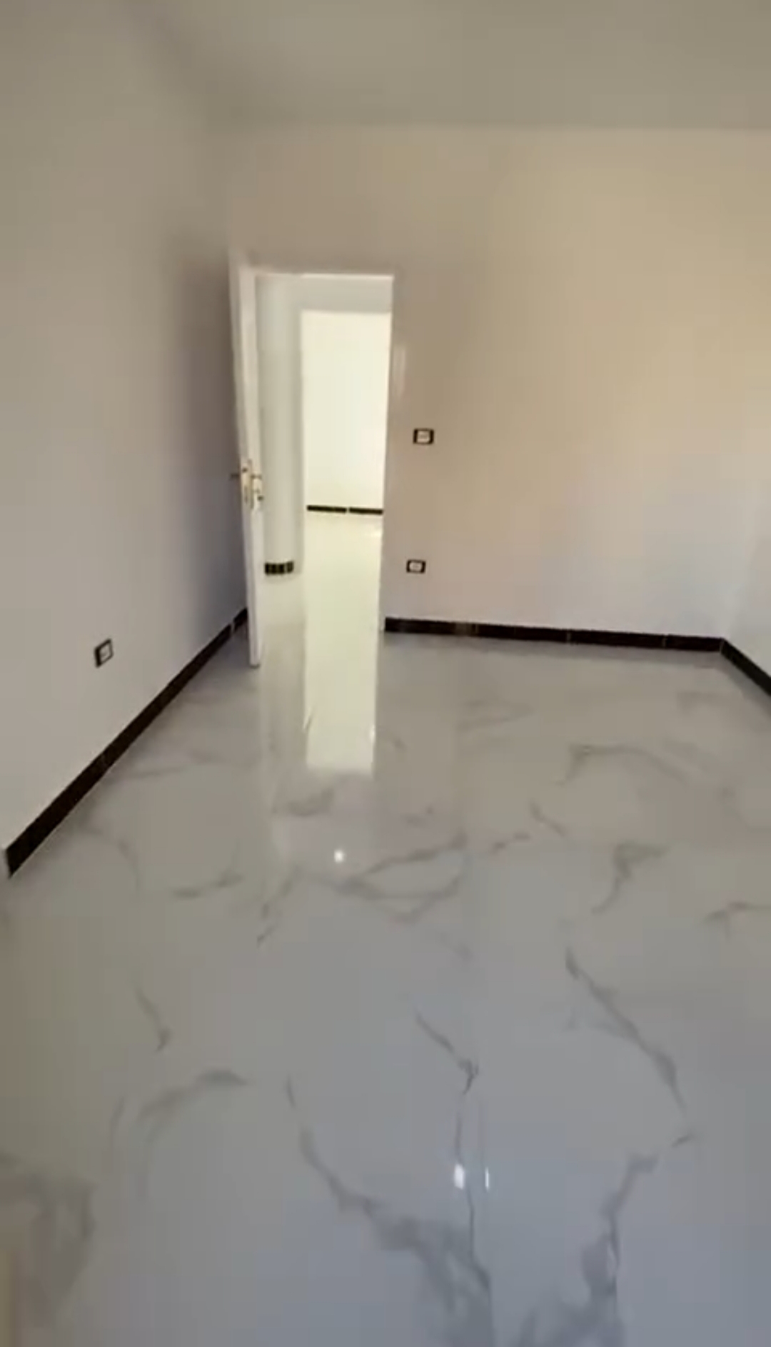 فيلا باطلاله فاخره بقريه بيرلا مارينا 