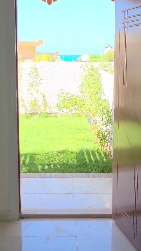 شاليه أرضي بحديقة خاصة فيو بحر - قرية الروضة الكيلو 71 - 3 غرف - تشطيب هاي لوكس - استلام فوري بالتقسيط