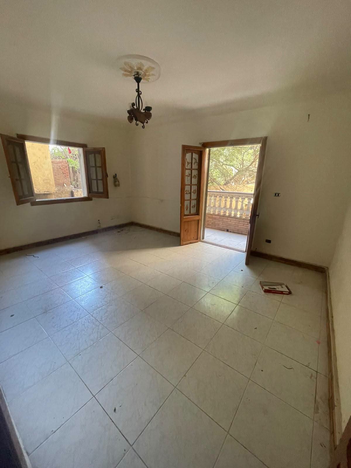 🔥 فرصة مميزة للراحة والسكن الراقي في العجمي البيطاش.. (الدور الأول العلوي) 🏢✨