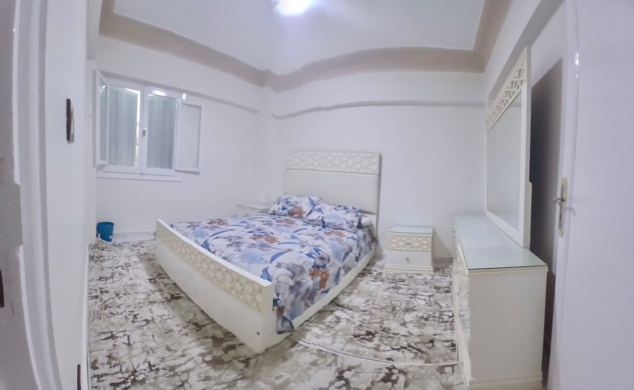 شقه بالروف للبيع في العجمي شاطئ النخيل(74)