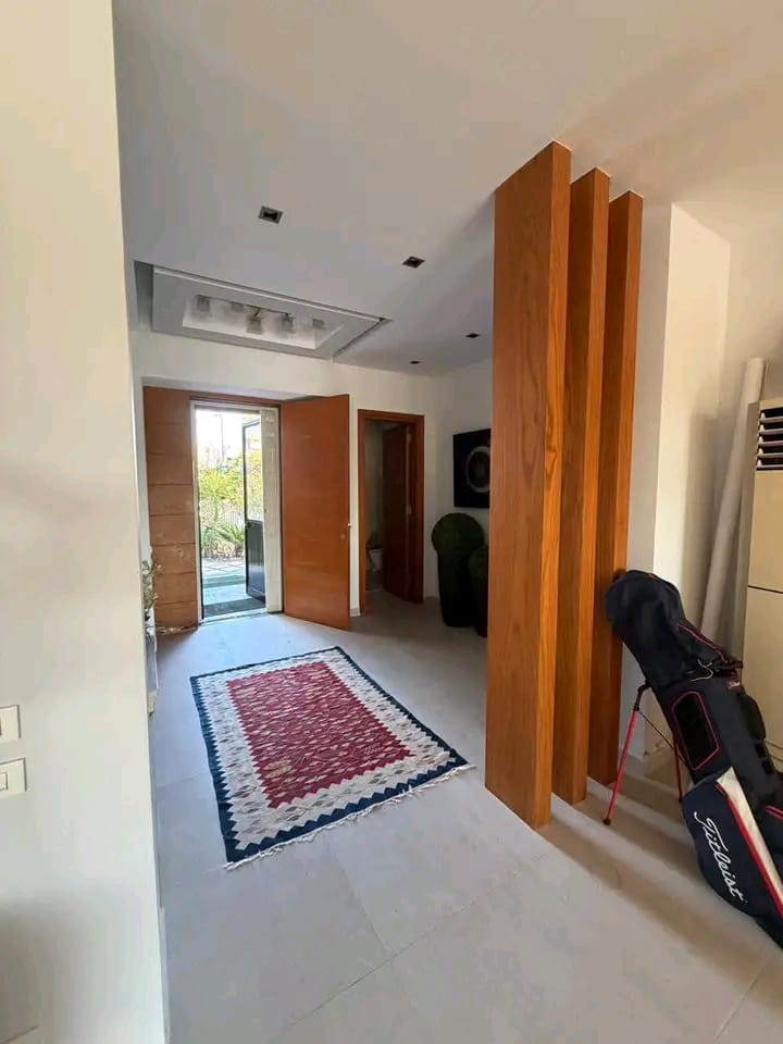 فيلا للبيع في هاسيندا باي   على اللاجون مساحة الأرض: ١,٥٠٠ متر  مساحة المباني: ٦٠٠ متر ٨ غرف ماستر  غرفتان للسائق و الناني  تراس كبير حمام سباحة  جراج يسع لسيارتين  ٢ مطبخ  موقع مميز مباشرة على اللاجون السعر 80 مليون   ايات الله ♥ 01110343967 بروكر سلمان