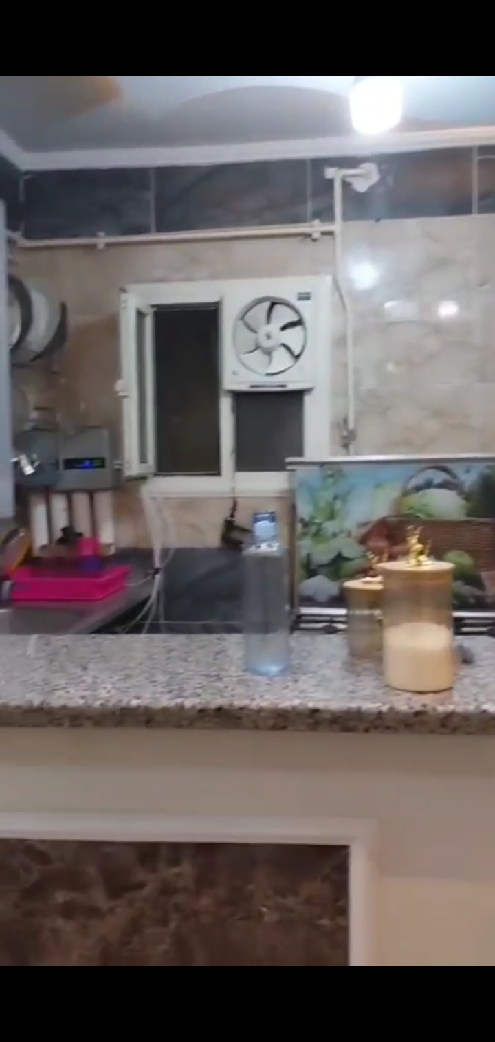 شقه بالنزهه الجديدة شارع 27
