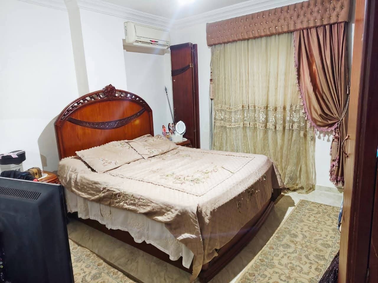شقه مميزه في مصطفي كامل بجوار الترام