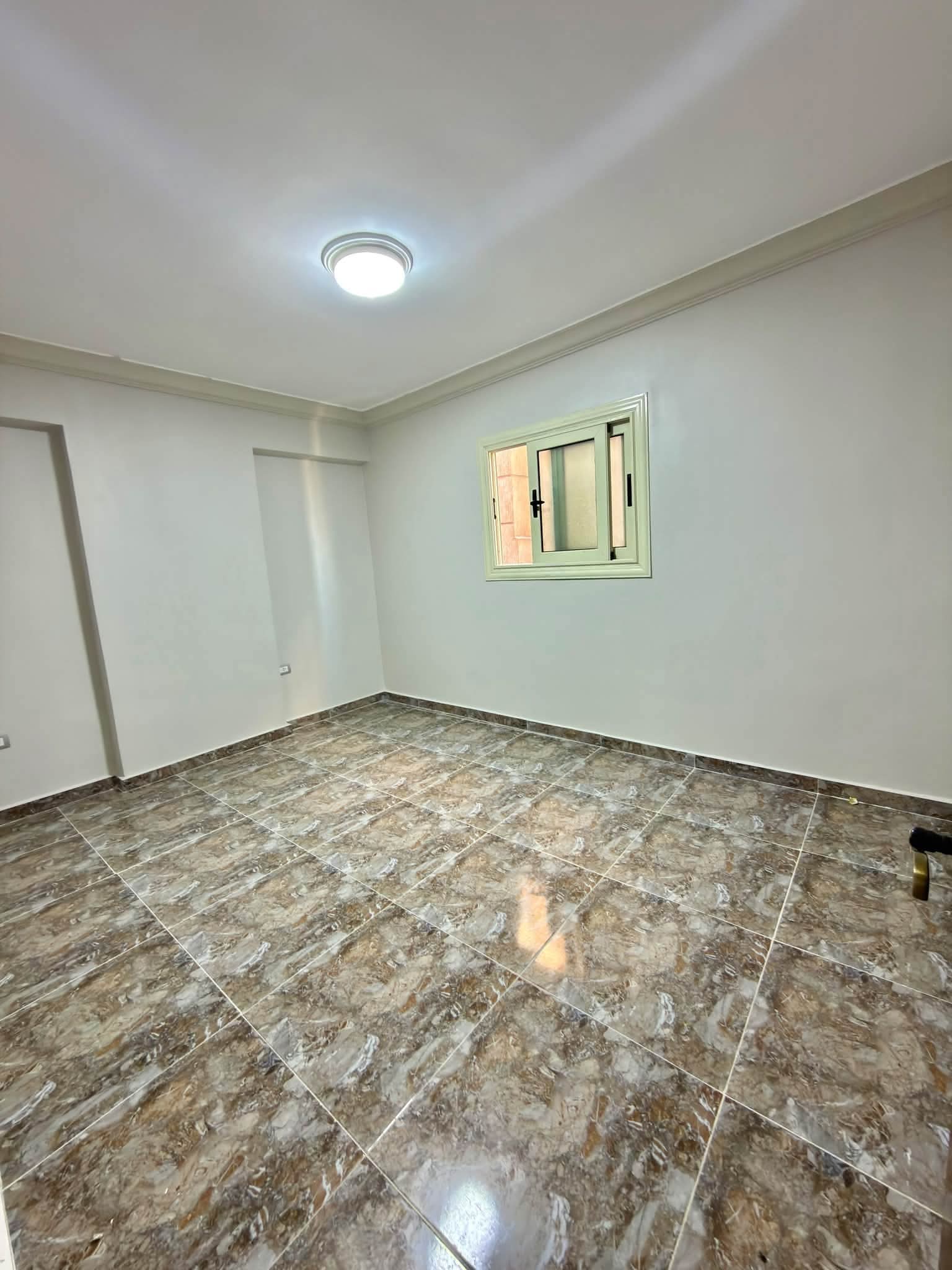 💍 عريس وبتدور على الشقة اللي تشرفك؟ شقة انت اول ساكن لقطة العرسان في أرقى مناطق البيطاش 🏠✨