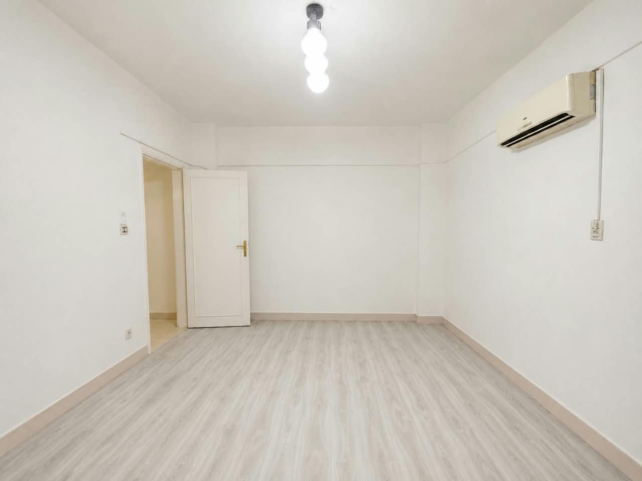 🔥 موقع مش هيتكرر.. فرصة لقطة في قلب مدينة نصر (خلف جنينة مول مباشرة) 🏢💎
