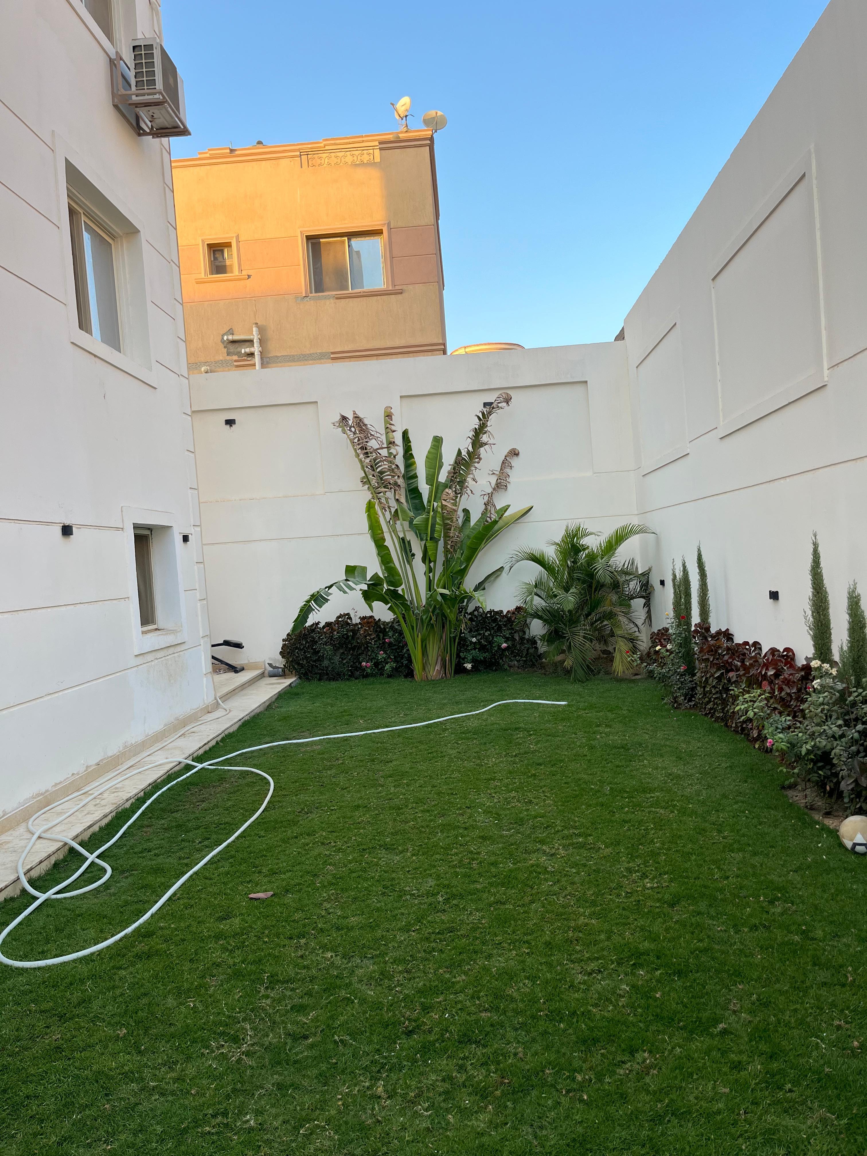 كمبوند جرين فيلاج /٦ اكتوبر / ٣٦٧م