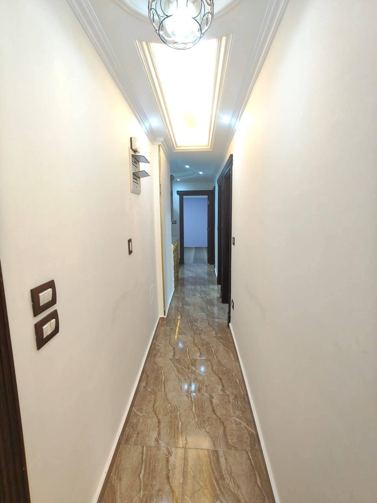 🏡 فرصة مميزة في قلب ميامي.. شقة 130م بواجهة بحرية في برج حديث ومدخل فندقي!