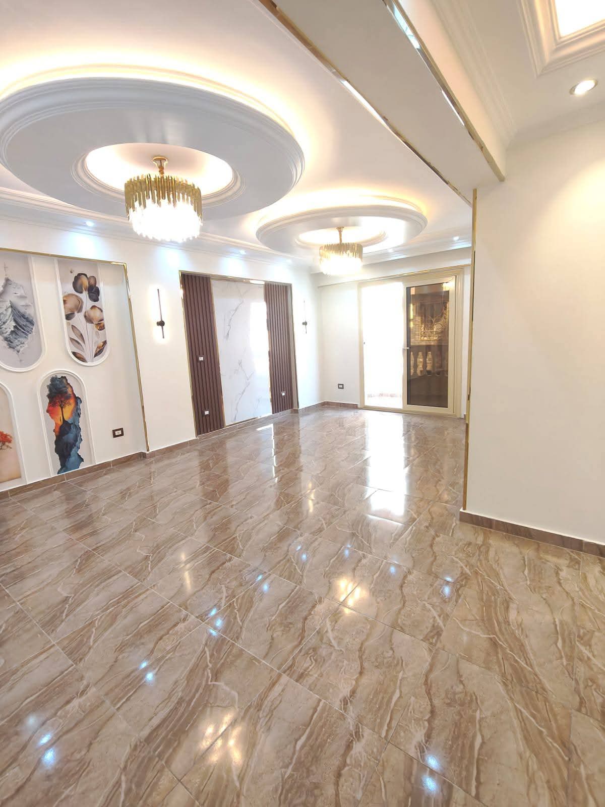 🏡 فرصة مميزة في قلب ميامي.. شقة 130م بواجهة بحرية في برج حديث ومدخل فندقي!