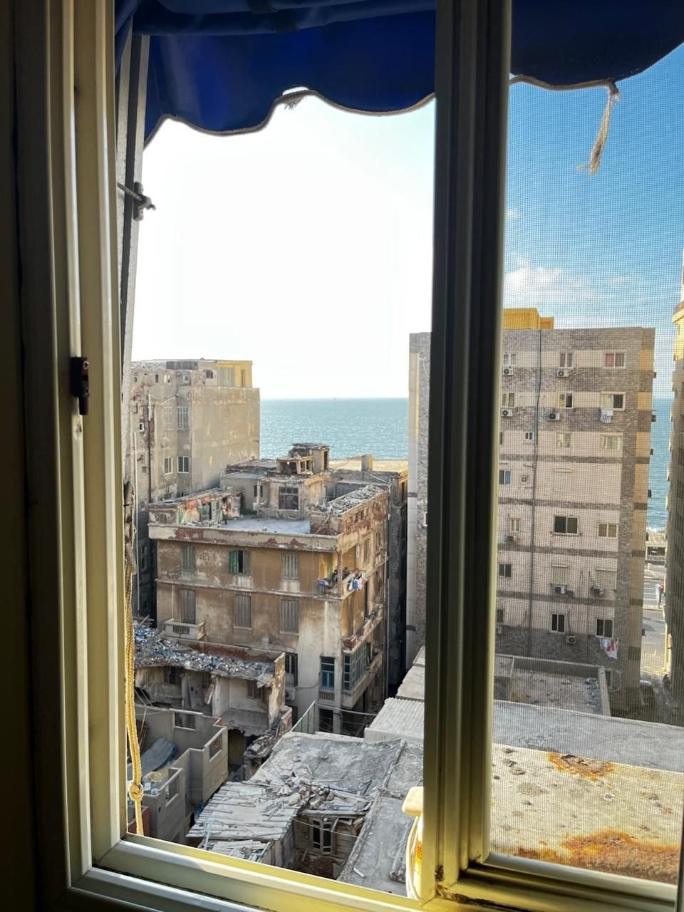 شقه للبيع في سبورتنج بحر مباشر
