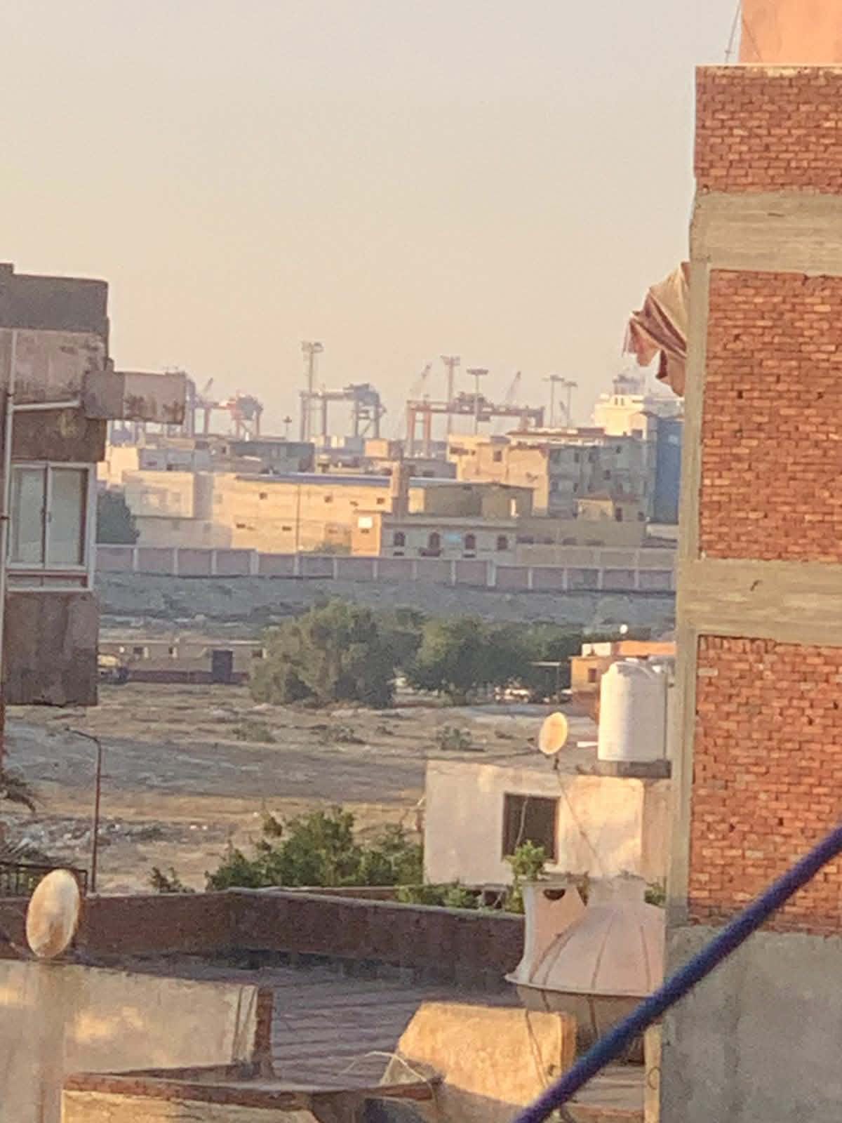 🔥 فرصة لقطة في قلب البيطاش.. شقة واسعة ومنورة على الشارع الرئيسي مباشرة 🏢✨
