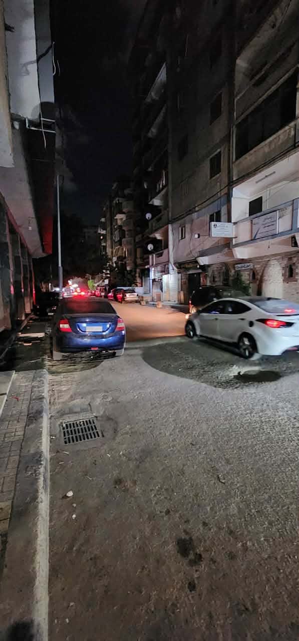 🔥 فرصة لقطة في قلب البيطاش.. شقة واسعة ومنورة على الشارع الرئيسي مباشرة 🏢✨