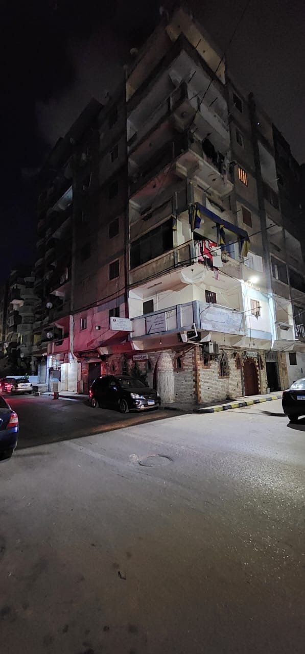 🔥 فرصة لقطة في قلب البيطاش.. شقة واسعة ومنورة على الشارع الرئيسي مباشرة 🏢✨