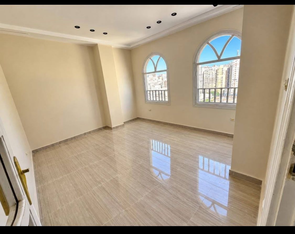 شقه مميزة فى جرين بلازا 