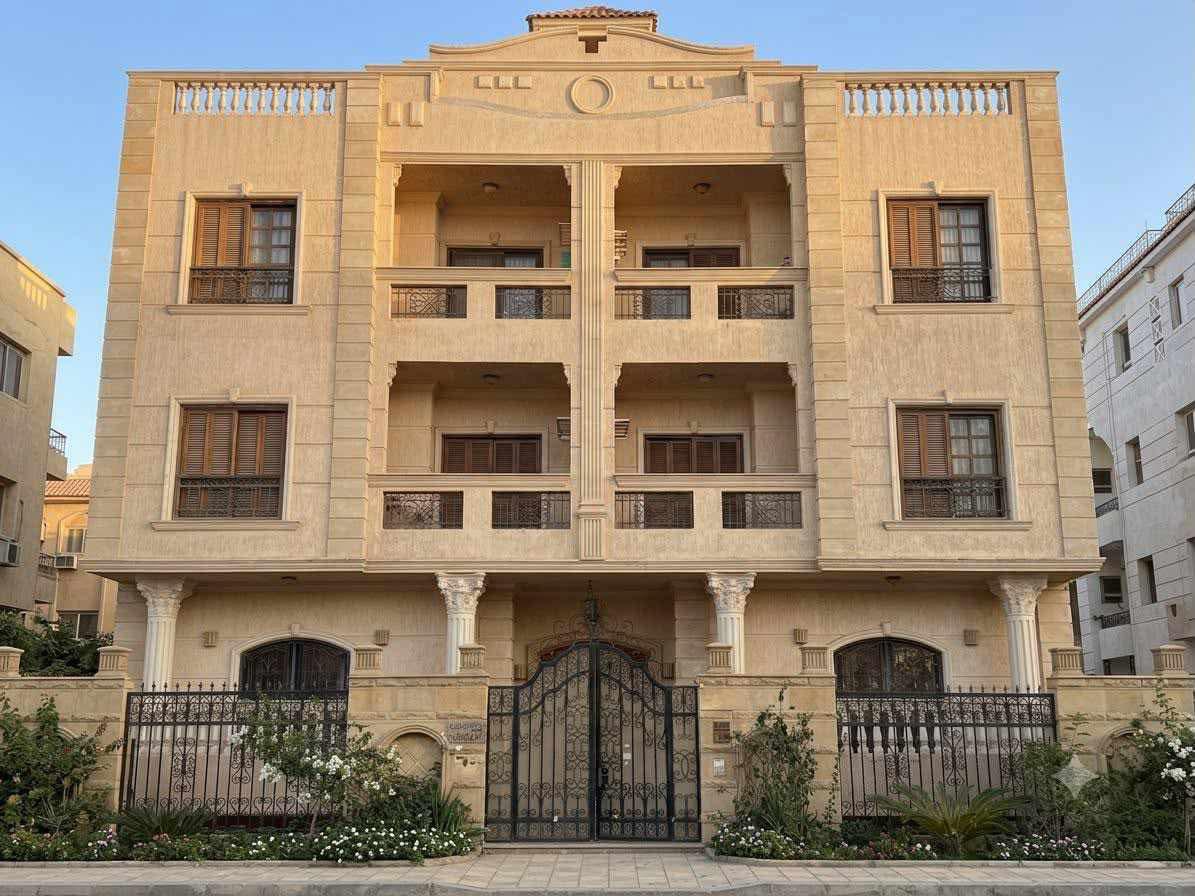 🔥 فرصة استثمارية استثنائية في غرب سوميد – فيلا ناصية بإطلالة مباشرة على حديقة واسعة | سكن فاخر وعائد استثماري مميز 🏡✨