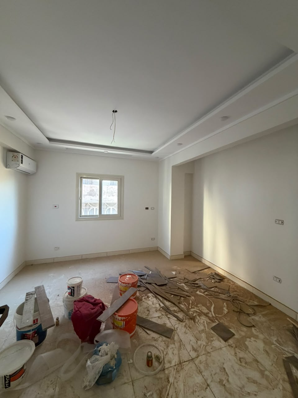 🏛️ **امتلك شقة استثنائية في قلب الشاطبي الراقي.. فخامة ومساحة وإطلالة على 3 نواصي!** ✨  📍 شارع أريستون – الشاطبي عقد أزرق وحصة عقارية | تشطيب ألترا لوكس