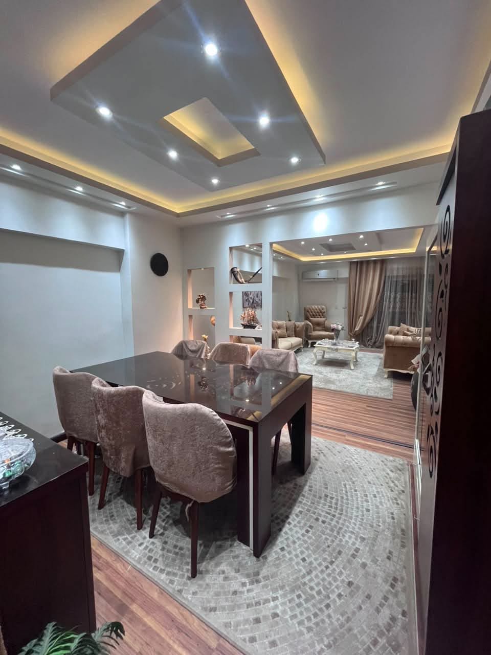 🌊 امتلك شقة فاخرة 155م في سيدي جابر الشيخ.. برج حديث وديكورات مميزة وخطوات من البحر! 🏡✨