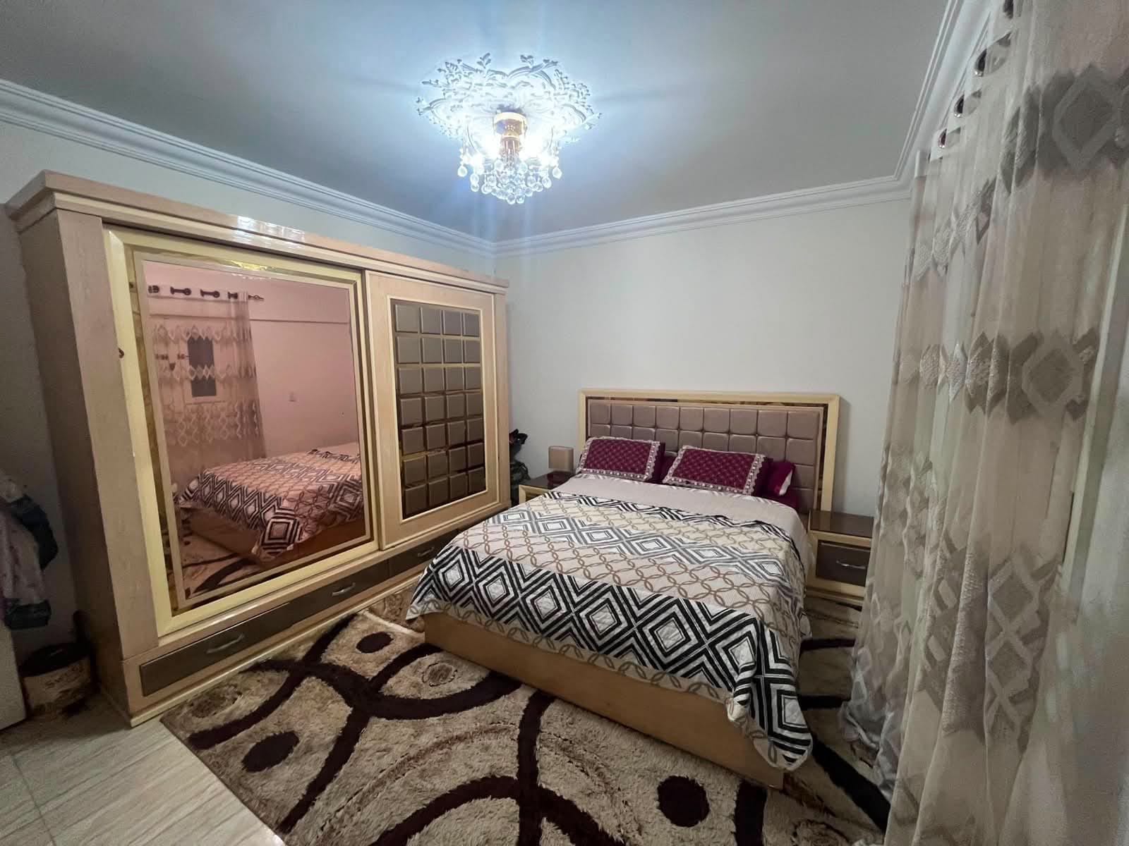 🌊 امتلك شقة فاخرة 155م في سيدي جابر الشيخ.. برج حديث وديكورات مميزة وخطوات من البحر! 🏡✨