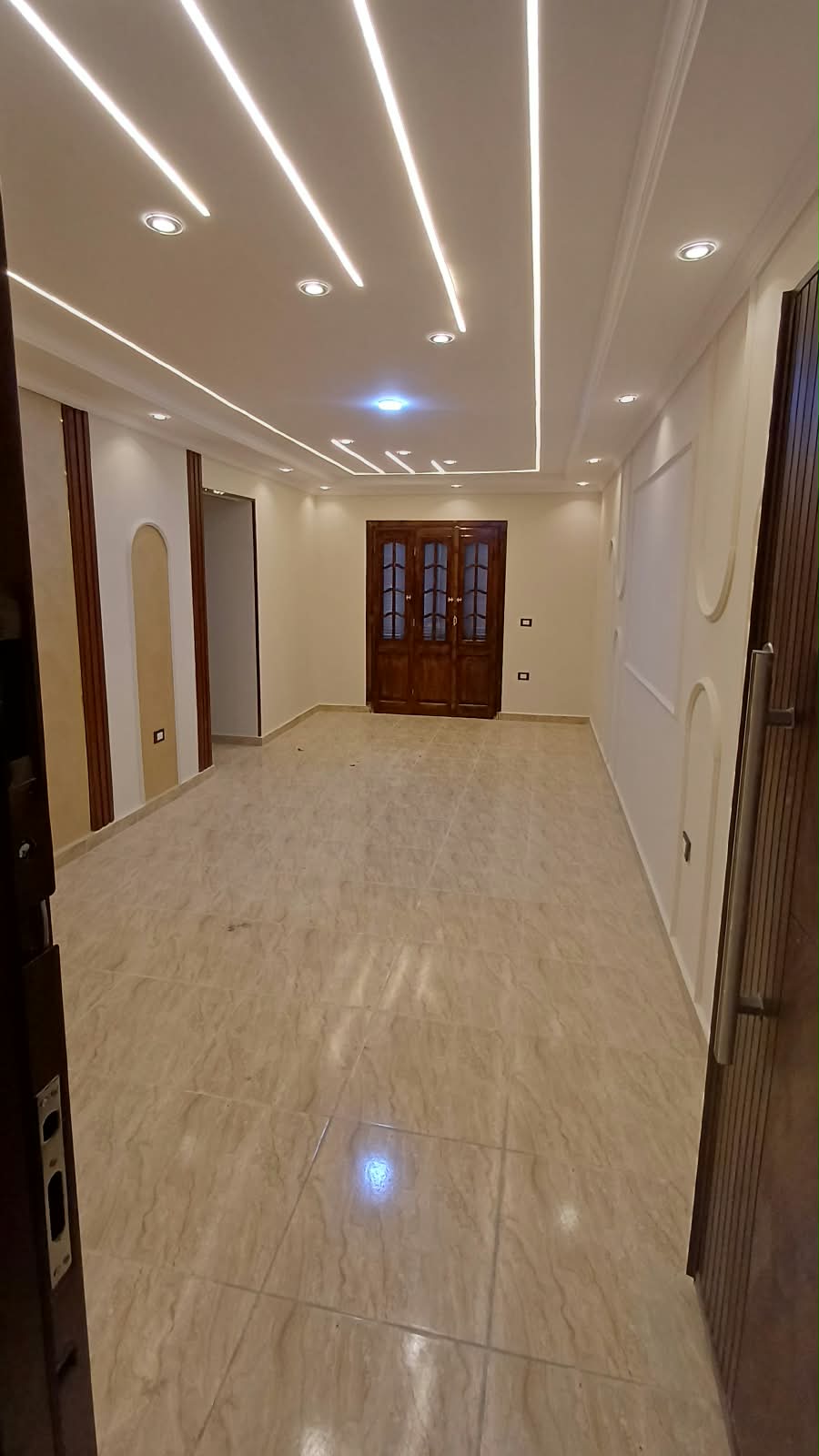 شقه موقع مميز