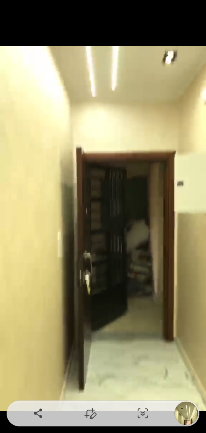 شقه طوب احمر بالنزهه٢ ش١٢