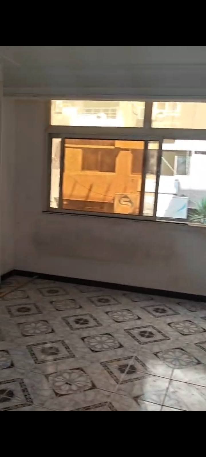 شقه فى ارقى منطق السرايا سيدى بشر بحرى 