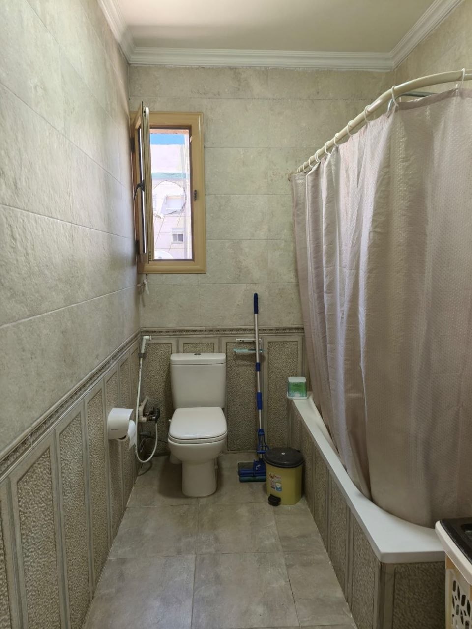 شقه فاخره فى سموحه إطلالة مفتوحة 