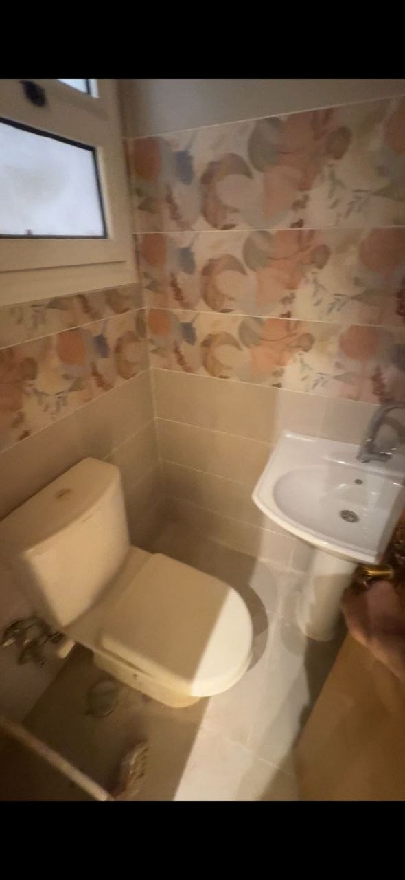 شقه متميزة فى موقع استراتيجي بسموحه جرين بلازا 