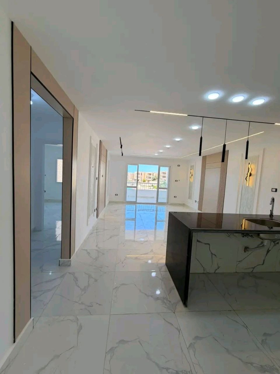 شاليه بانوراما بحر بموقع مميز جدا في قريه متكاملة الخدمات
