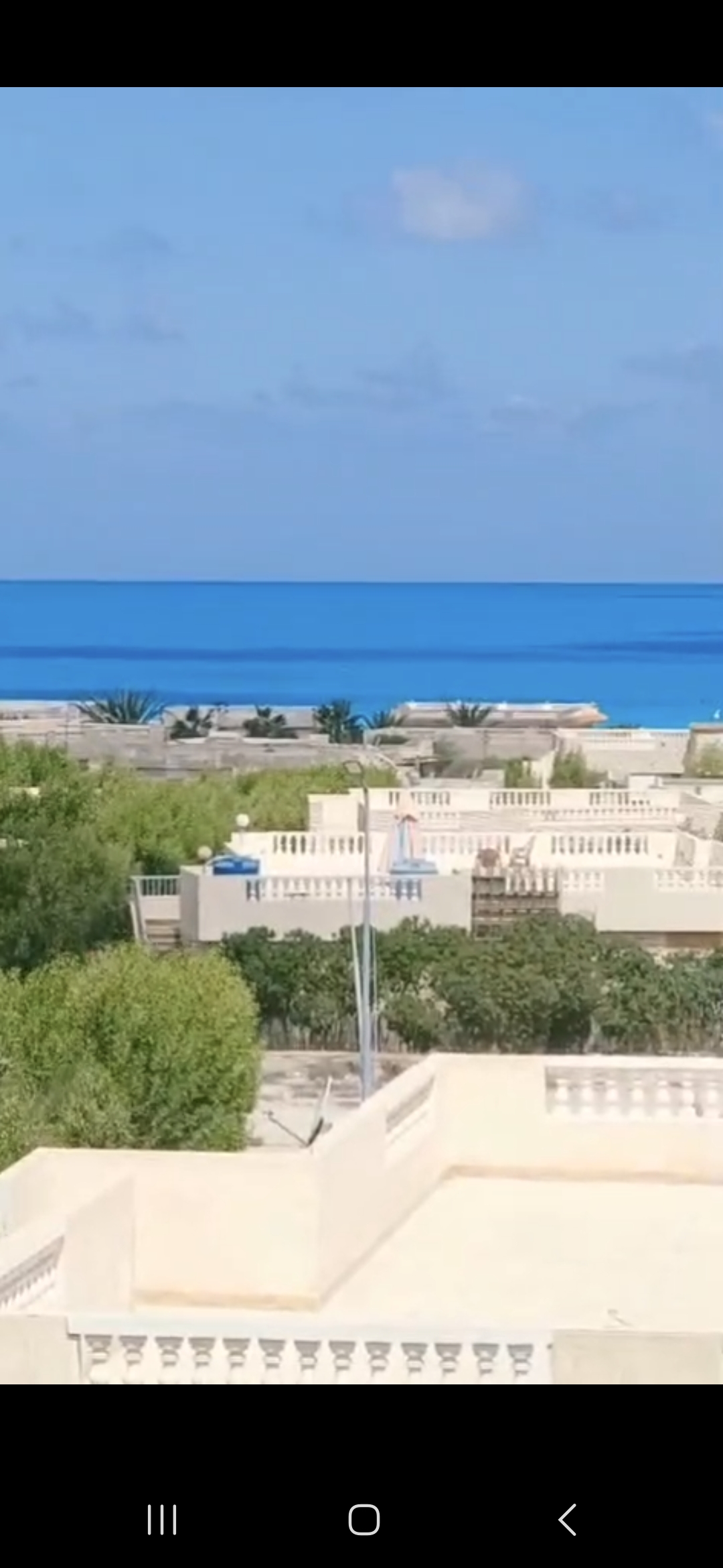 شاليه بروف بفيو رائع مطل على البحر 
