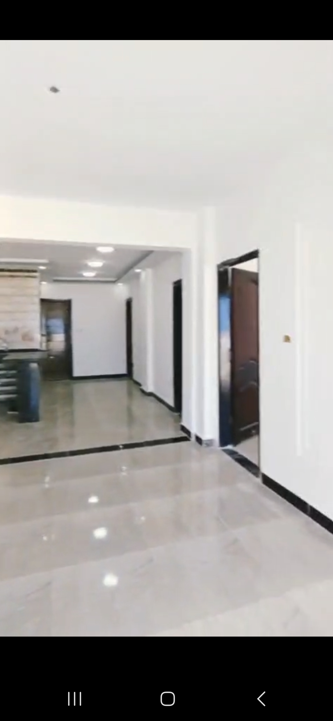 شاليه بروف بفيو رائع مطل على البحر 