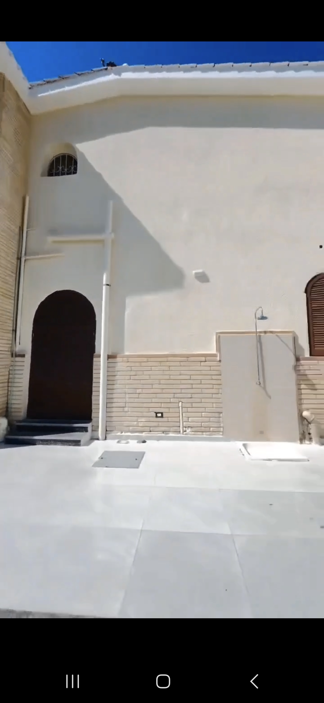فيلا بحديقه اماميه وحديقه خلفيه لأصحاب الذوق الراقي ومحبيه الهدوء والخصوصيه