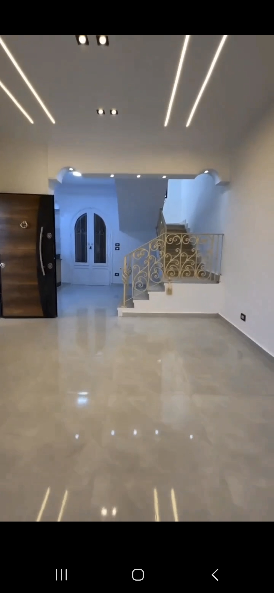 فيلا بحديقه اماميه وحديقه خلفيه لأصحاب الذوق الراقي ومحبيه الهدوء والخصوصيه